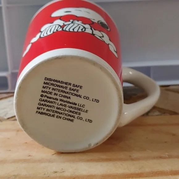 Peanuts Snoopy mug - Picture 3 of 4